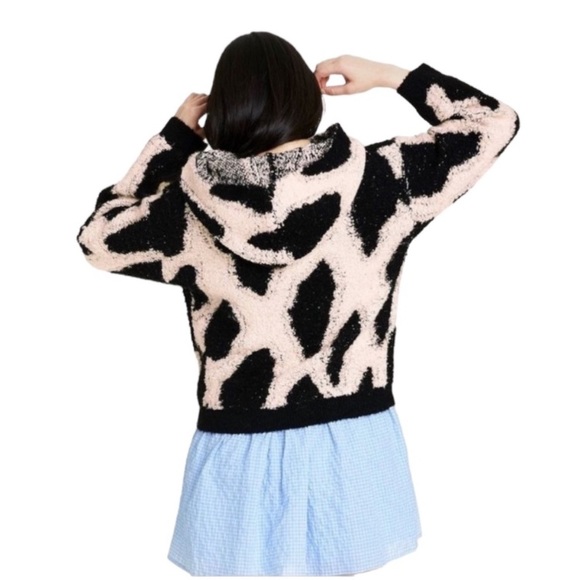 NWT SANDY LIANG Hooded  Black and White Animal Print Sweater - Picture 4 of 7